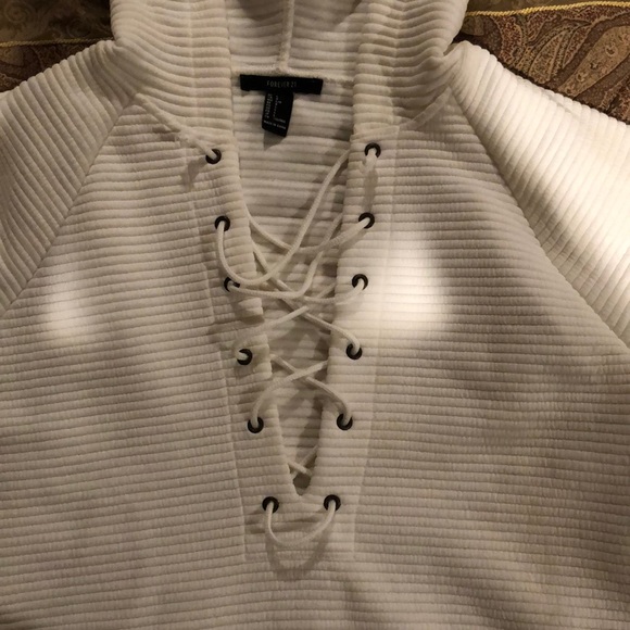 Forever 21 - Beach Hoodie - Picture 2 of 3